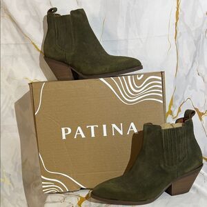 Portland Leather Patina Dakota Western Suede Ankle Boots in olive green